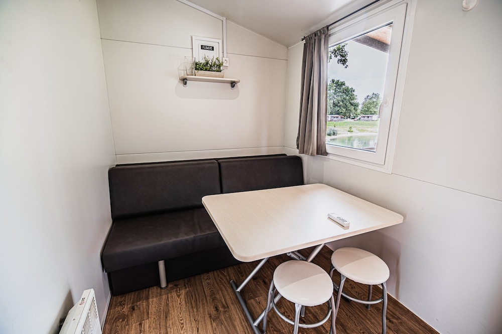 Waterside Retreat Mobile Homes With Thermal Riviera Tickets