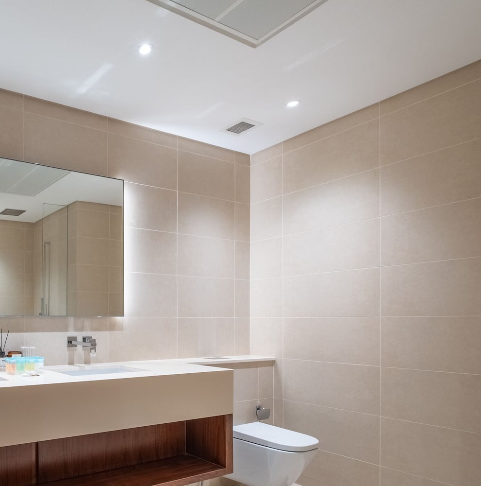 LUX The Marina Gate Sea View Suite