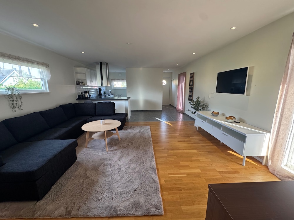 Modern 1-bedroom Apartment for 6 Near Kristianstad