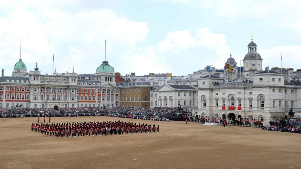 Buckingham Palace 4BR Family Stay Cathedral View photo 2