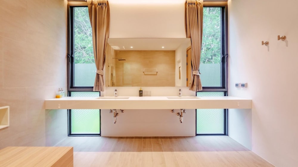 Aileen 3BR Naiton , New Private Pool Villa