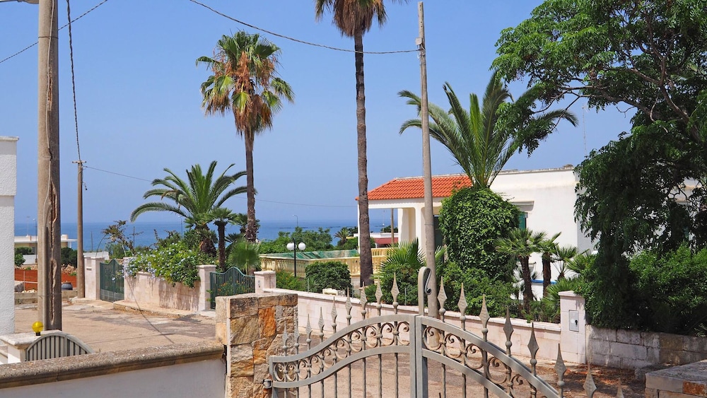 Villa Bellavista 8 Guests 3 Bedrooms by the sea