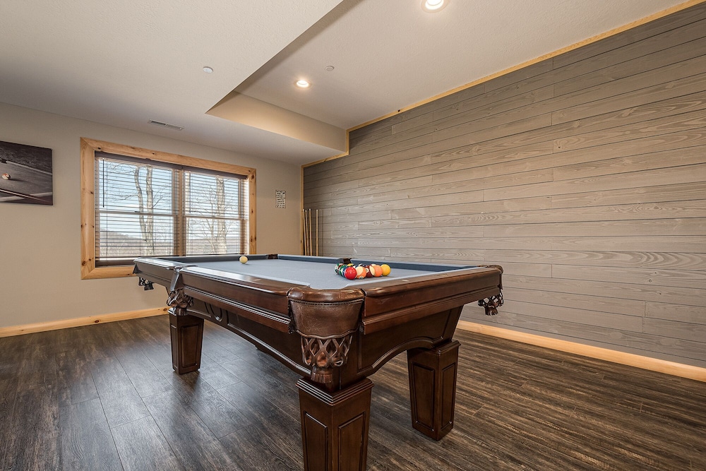 Mountain Crest Lodge - Property Image 10