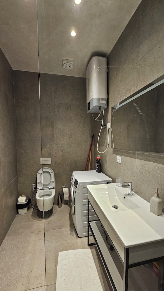 Whisky Green Coast Hotel & Apartments