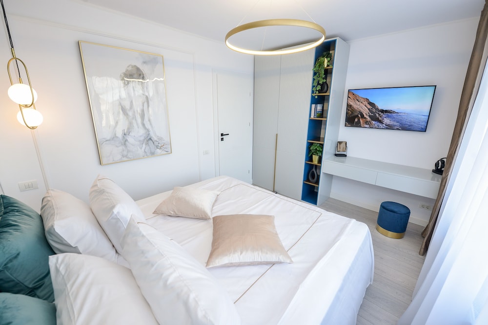 Celeste - One Bedroom Apartment - Next to Victoria Avenue and Cismigiu Park view 4