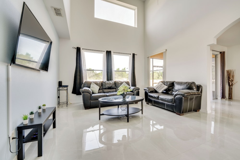 Kissimmee Resort-style Home: Close to Shops & Eats