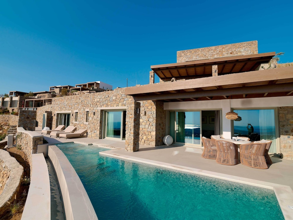 Kounoupas Complex by Mykonos Rocks