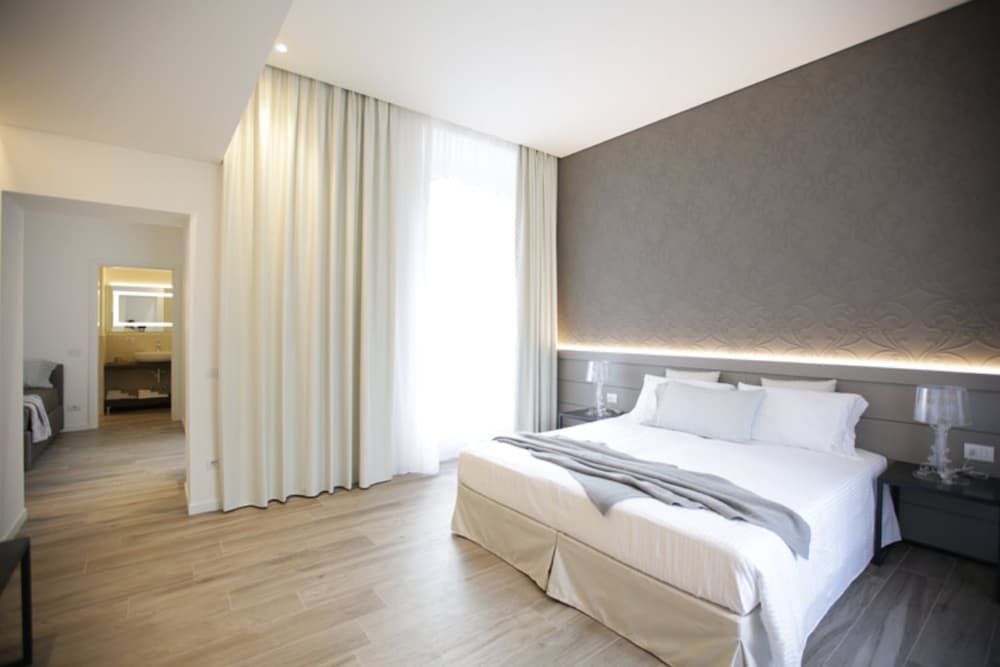 Villa Liberty - Lake Como Rooms & SPA