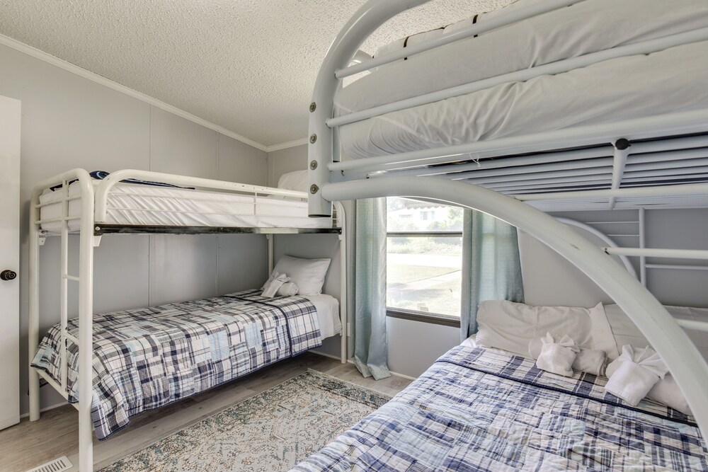 PCB Family Home w/ Sunroom, 1 Mi to Shore!