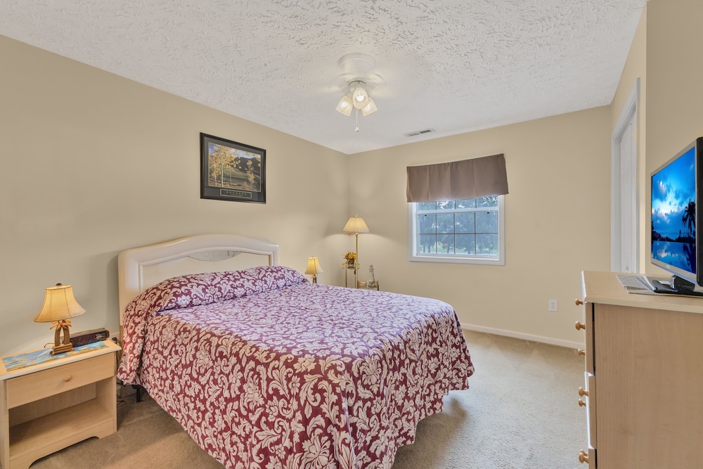 River Oaks 2i 2 Bedroom Condo