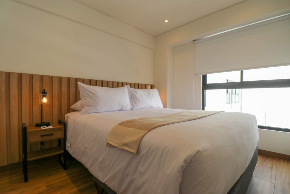 w Luxurious 1BR w Great Deco in San Isidro