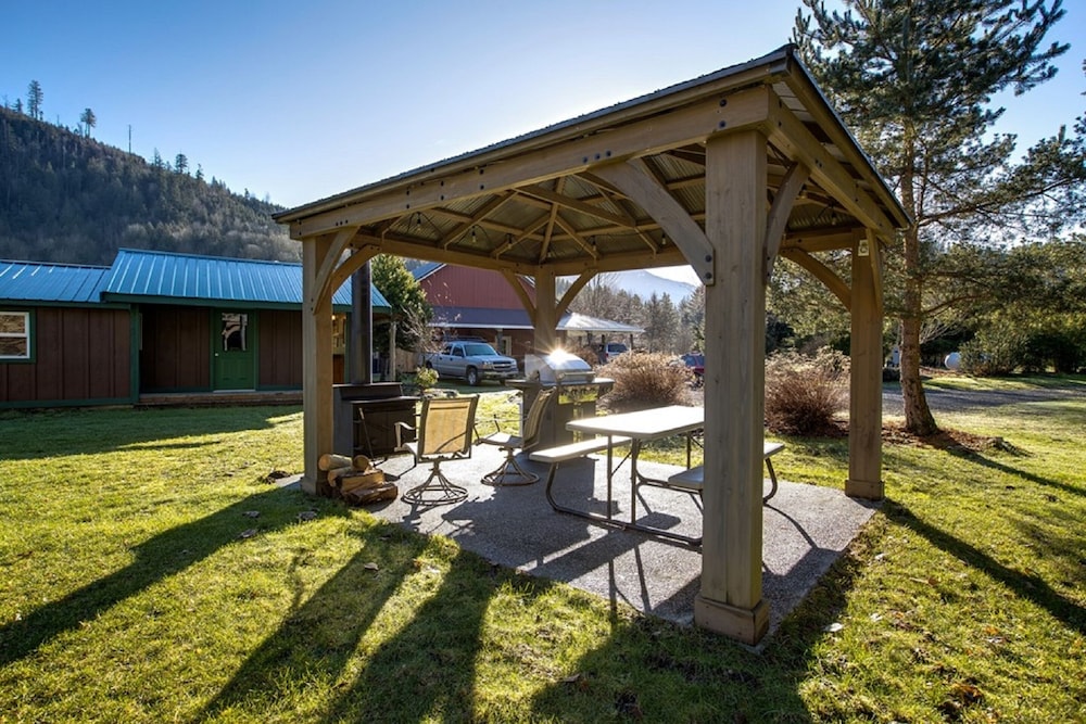 Unique Glamping Experience, Pet Friendly, Sleeps 2