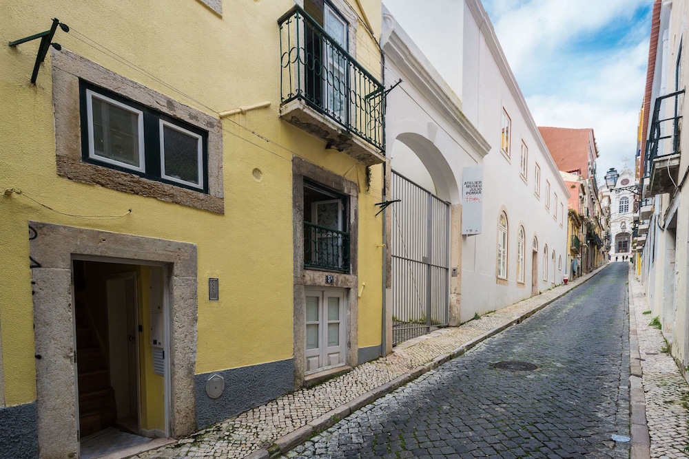 Lisbon Low Cost Apartments