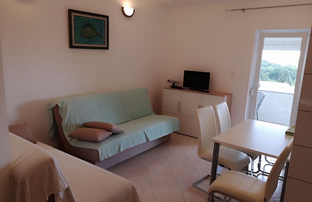 Captivating 4-bed Apartment in Premantura view 5