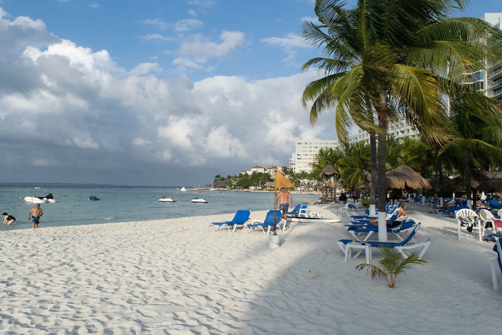 Oceanfront Condo at Voted Best Cancun Sandy Beach