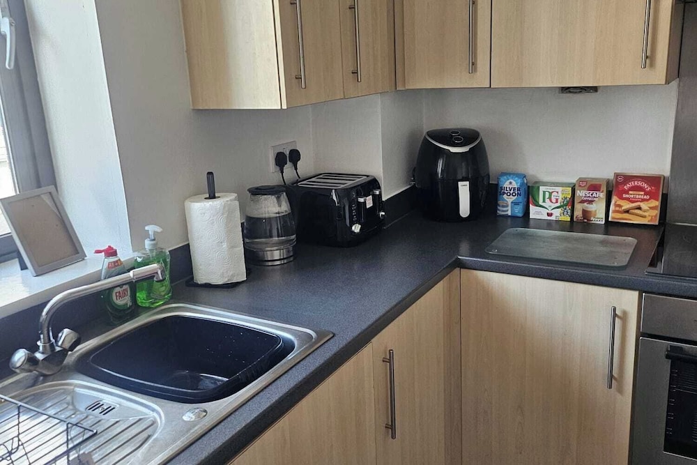 2 Bed Appt - City Centre - Private Balcony