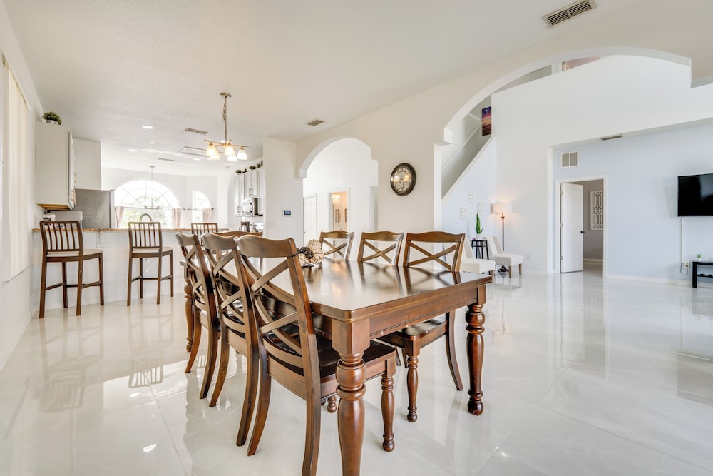 Kissimmee Resort-style Home: Close to Shops & Eats