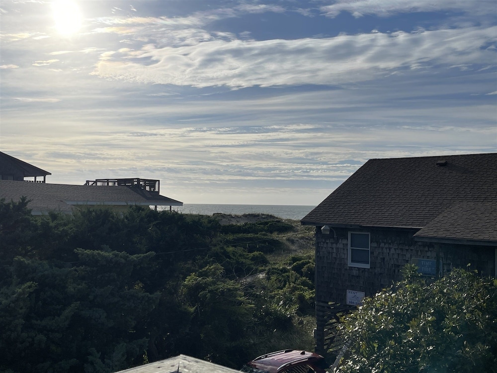 Chasing Sunsets 4 Bedroom Cottage
