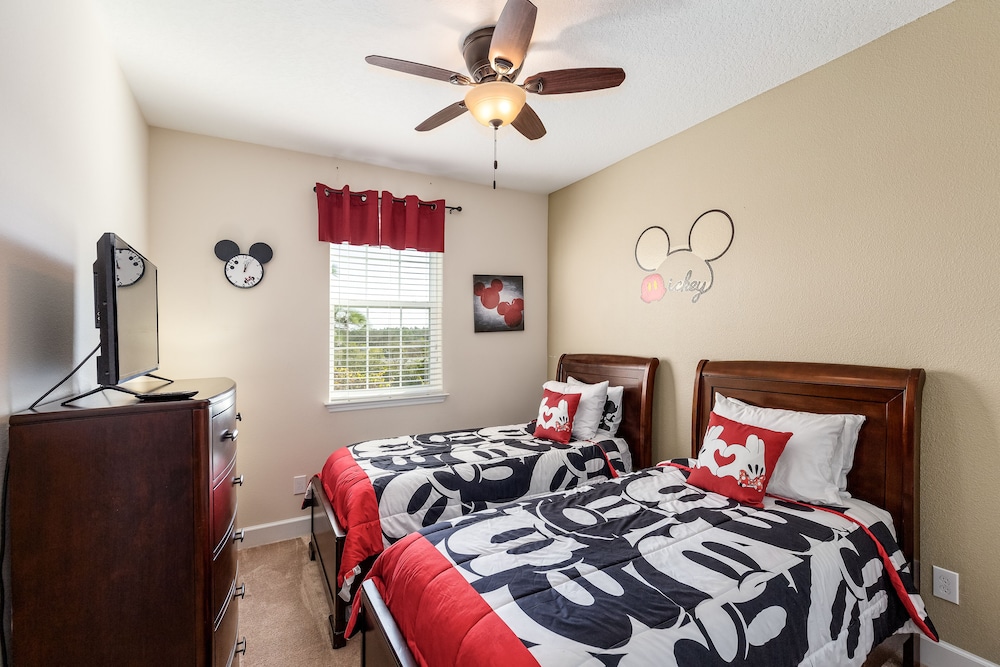 Festival Disney Oasis by VillaDirect - Image 4