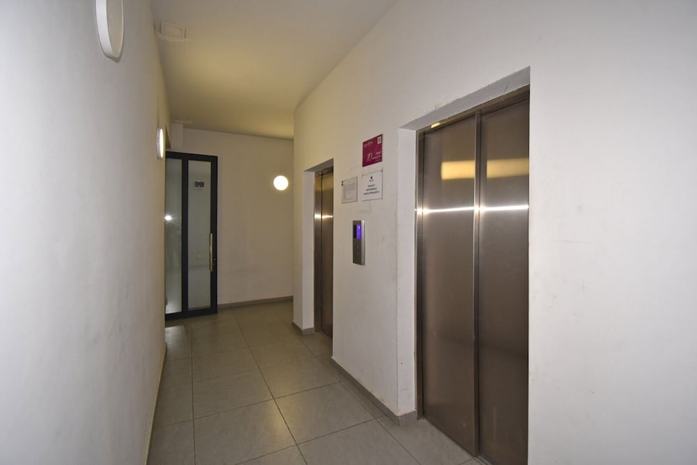 Apartments by Luxe Group AM422