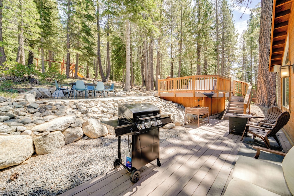 Near Ski Resorts & Trails: Truckee Home w/ Hot Tub