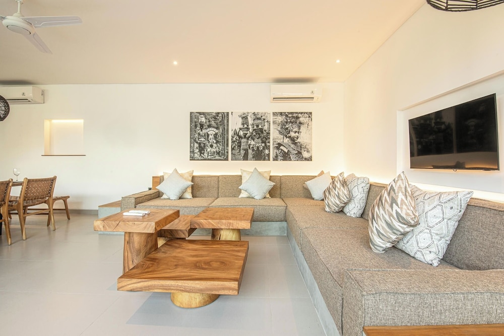 Stunning 6BR Canggu Villa 400m From the Beach