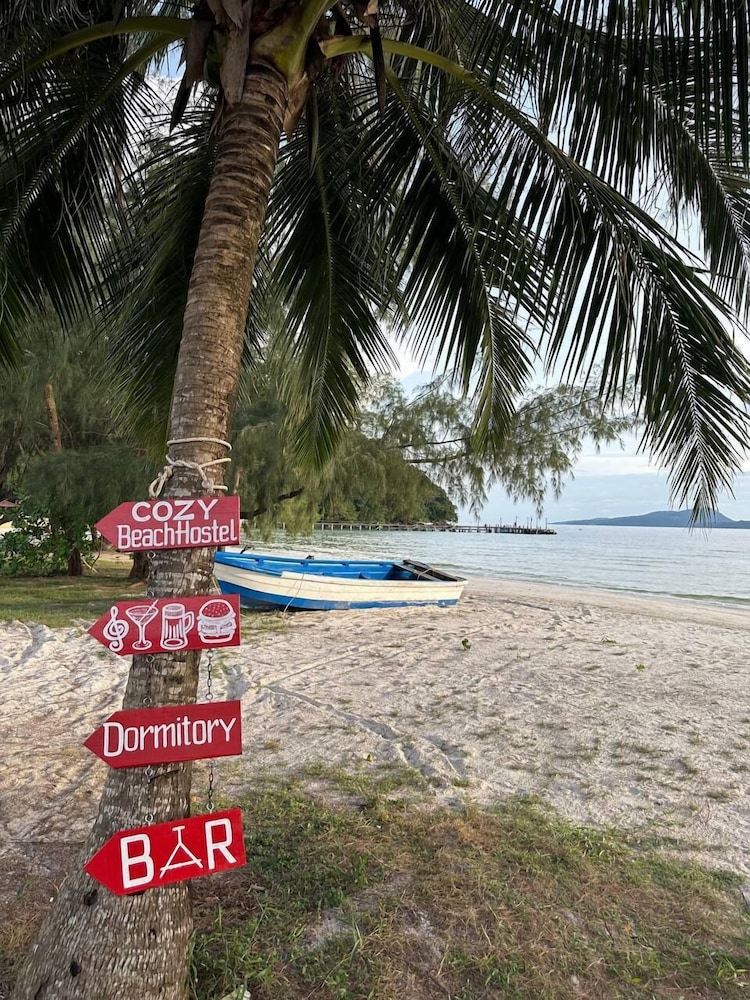 White Beach Hostel