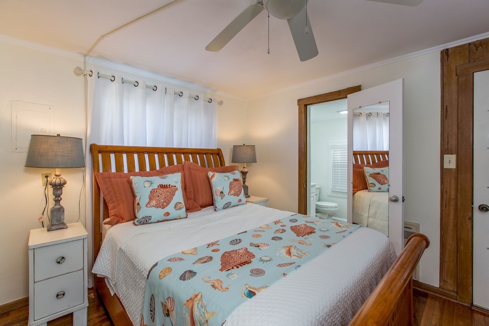 Coastal Escape - Indian Rocks Beach 2 Bedroom Apts by Redawning view 2