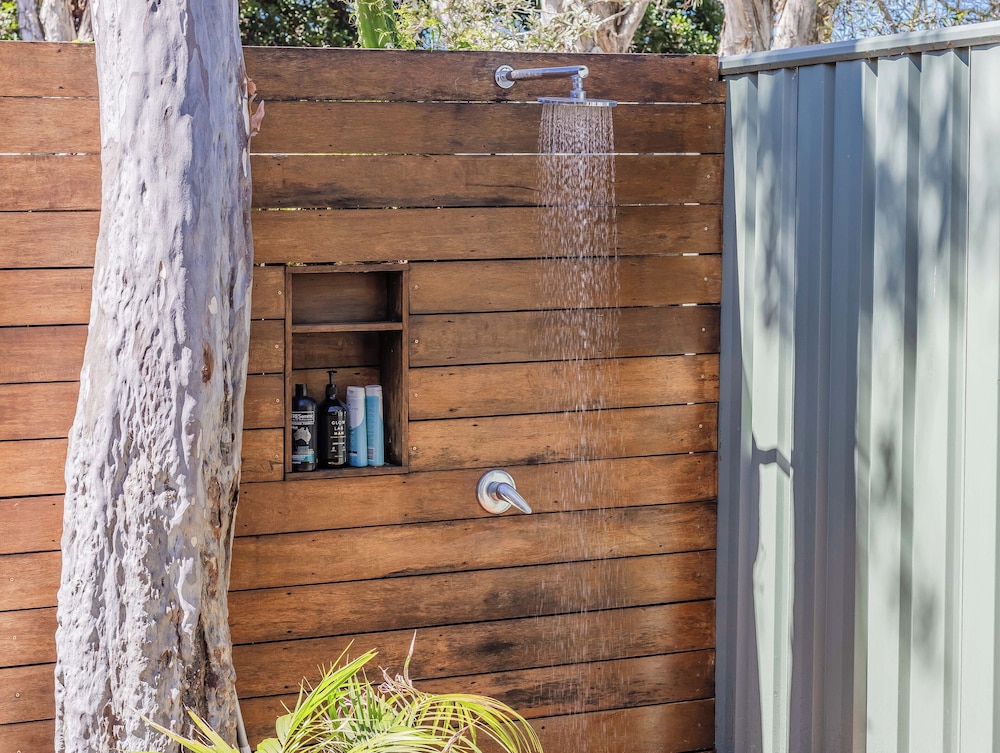 Kirra Shores Coastal Hideaway