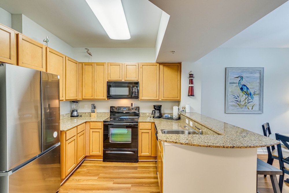 Palms of Destin Resort Condo: Beaches, Golf & More view 5