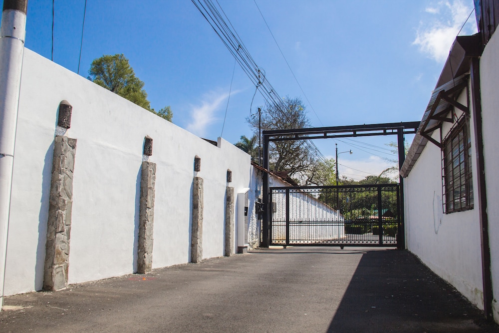 Terida Airport B&B