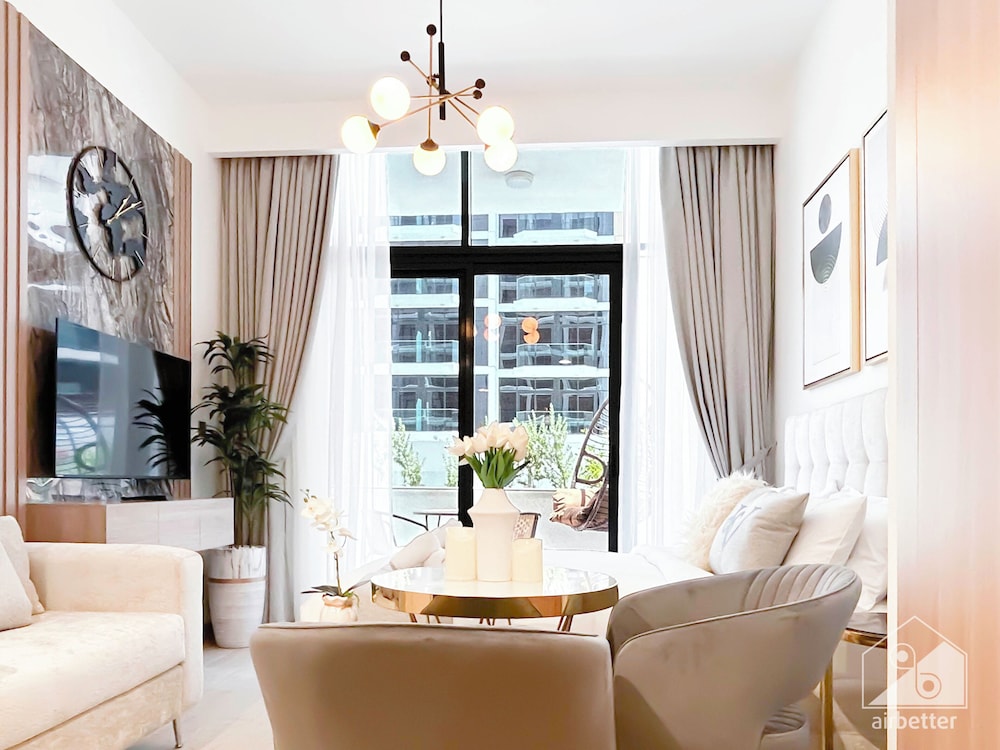 Elegant Studio With Balcony on the Riviera Dubai