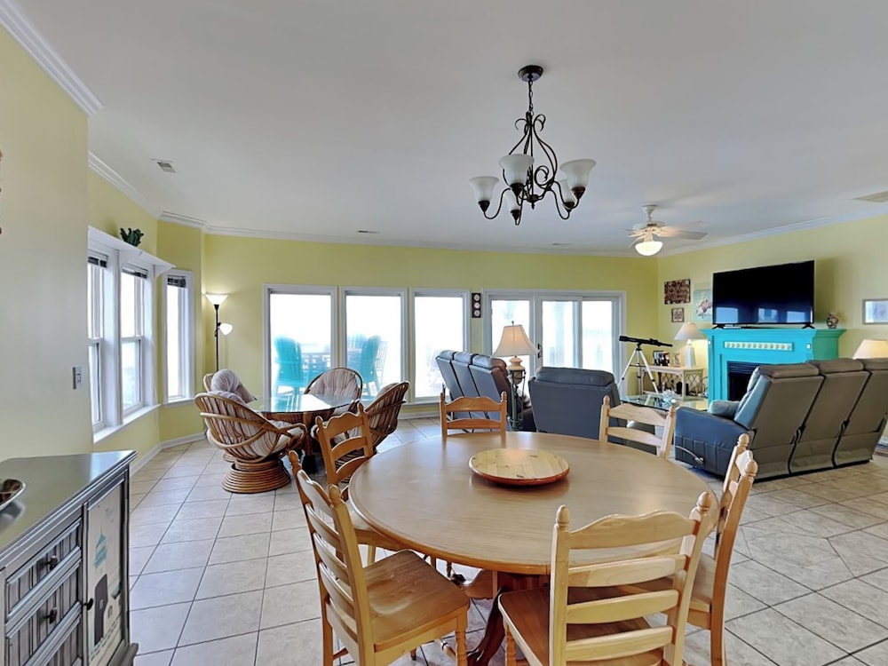 Sunshiny Daze by Topsail Realty
