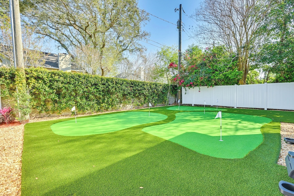 Modern Lakeland Golf Retreat w/ Putting Green