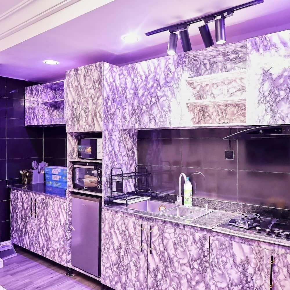 Purple Lavender Court Apartment