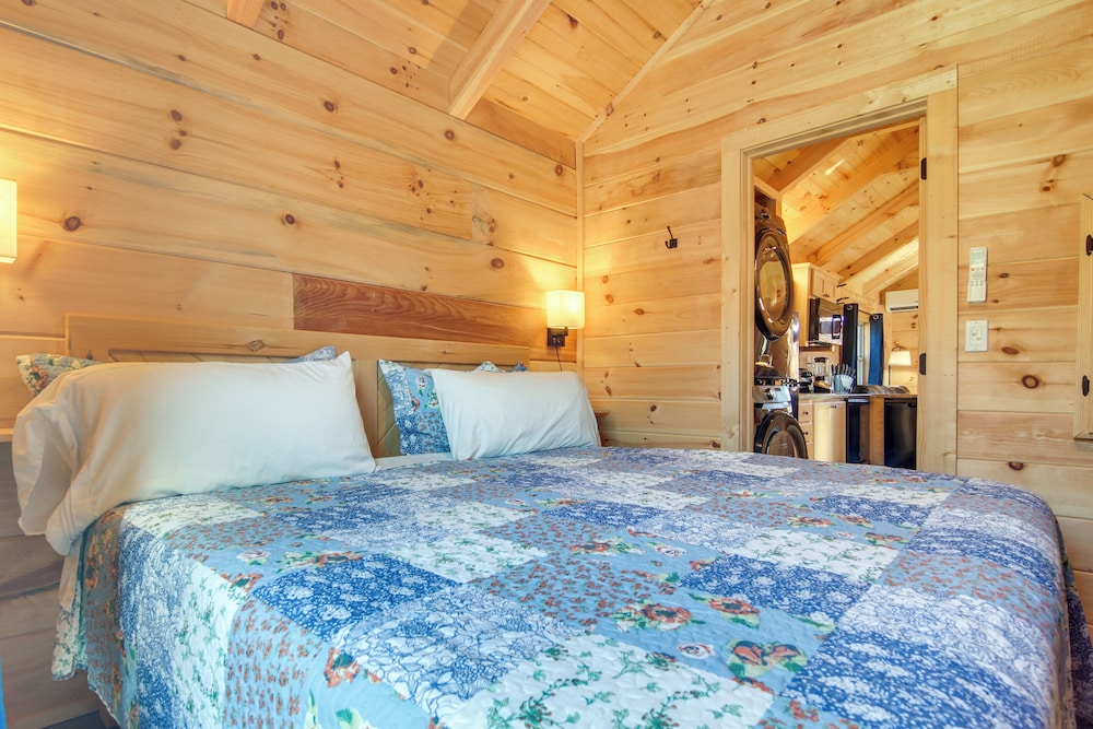 Sweet Thang: Romantic Blue Ridge Mtns Getaway