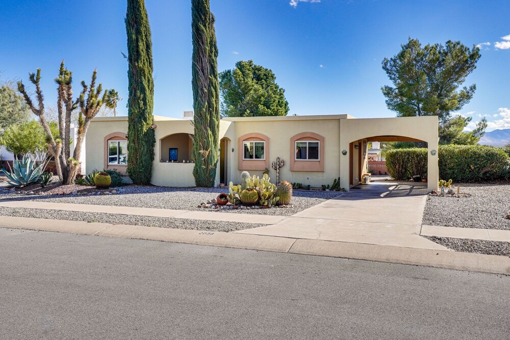 Pet-friendly 55+ Green Valley Home w/ Golf Gear!