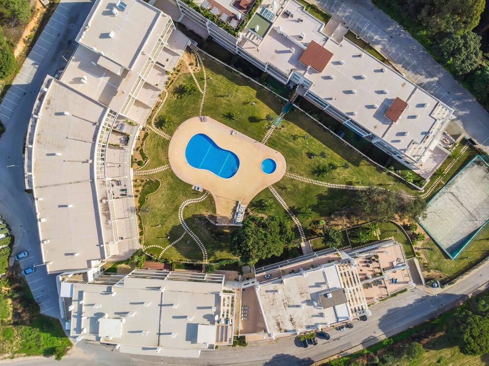 Balaia Residence 2 Bedroom Penthouse With Pool