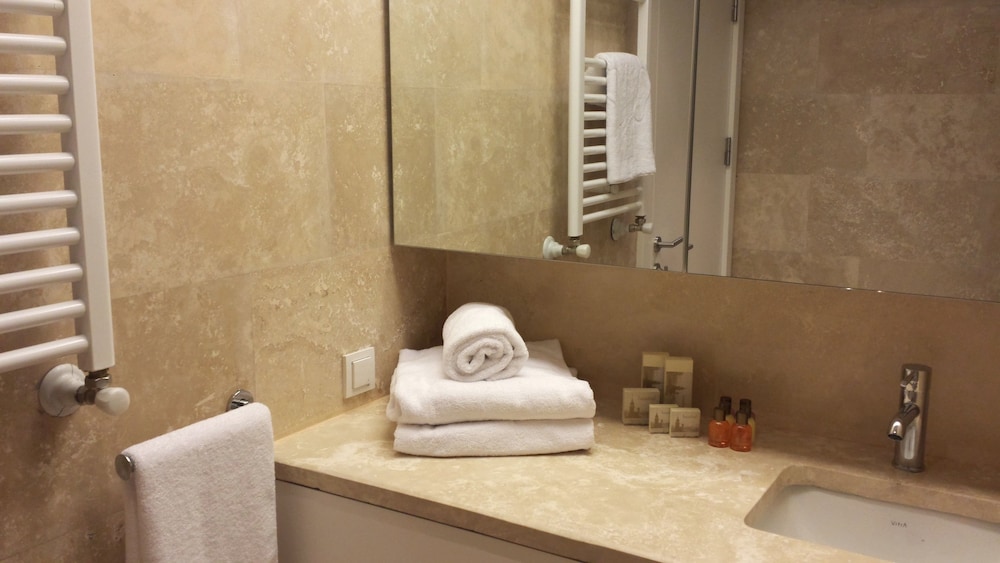 G Suites Airport