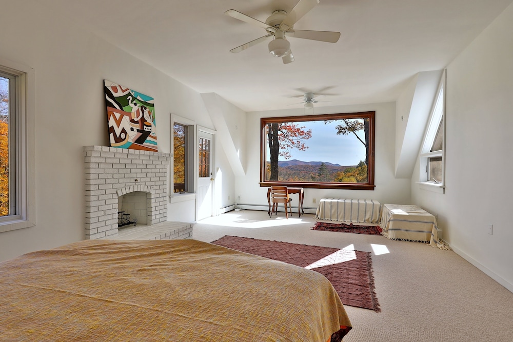 Mountainview Escape 4 Bedroom Home
