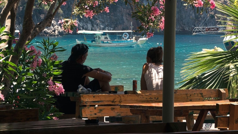 Glamping Canvas Butterfly Valley