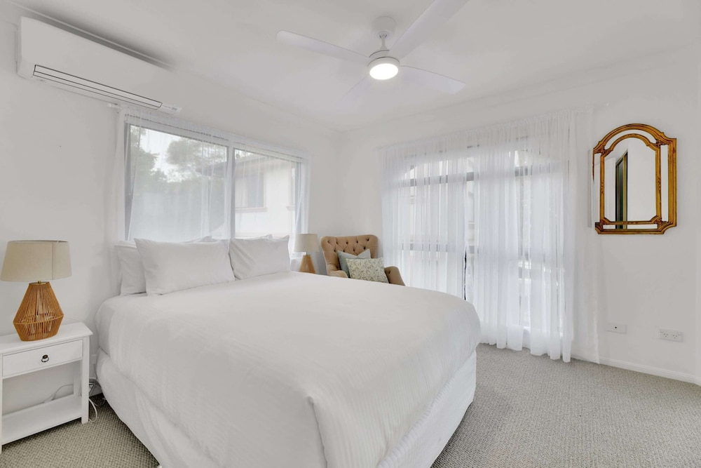 Homely 3-bed Townhouse With Pool & Gym Access