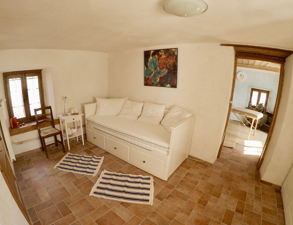4lander House Balins