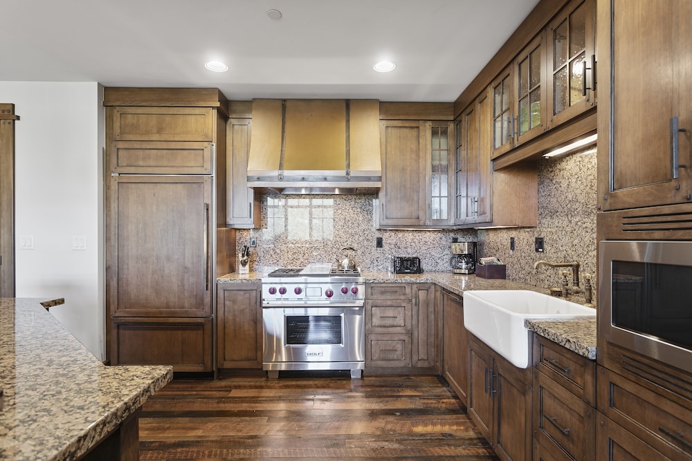 Arrowleaf Lodge at Deer Valley Resort - Two Bedroom Residence #405 2 Condo