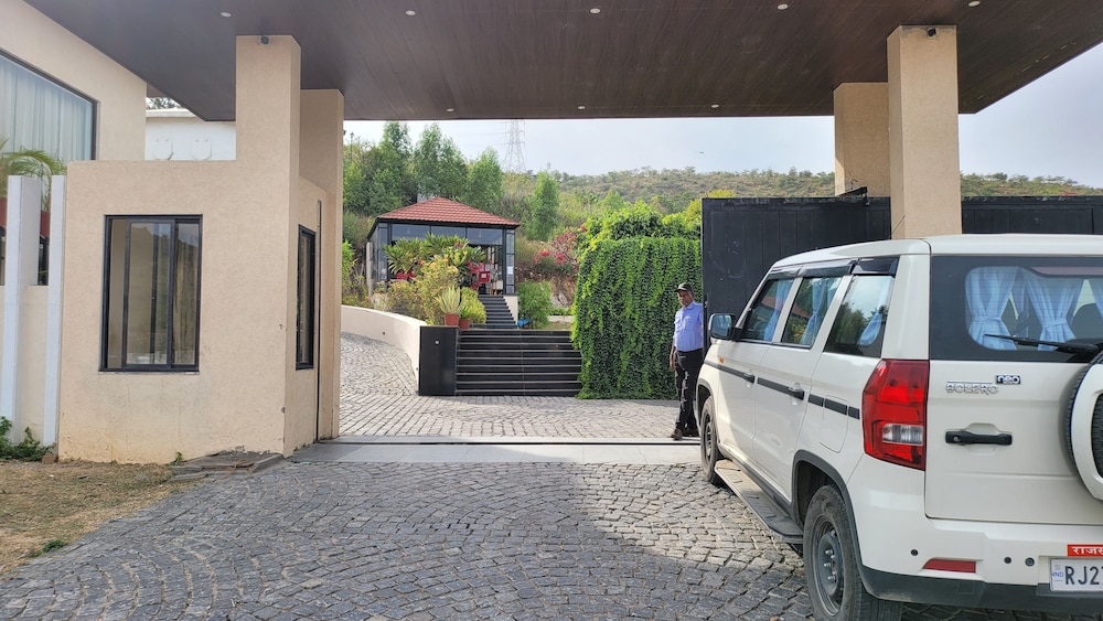 Aura Gold Resort