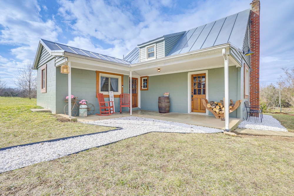 Grill & Fire Pit: New Market Getaway on 3-acres!
