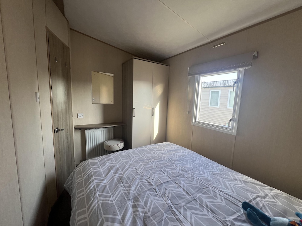 Immaculate 3-bed Static Caravan in Skegness view 4
