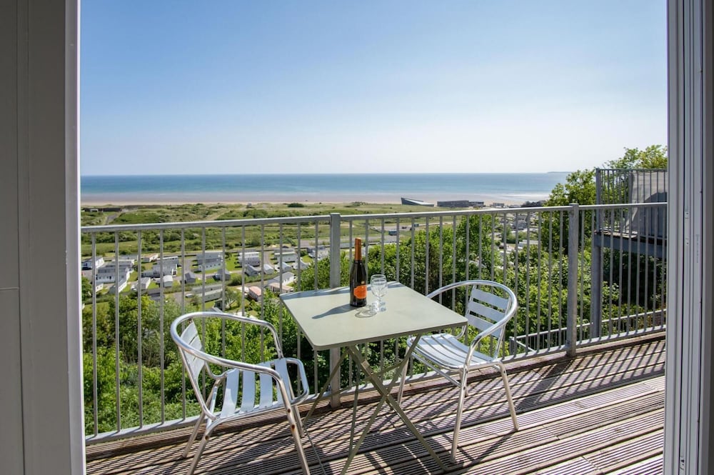 Caldey - 2 Bedroom Apartment - Pendine view 5