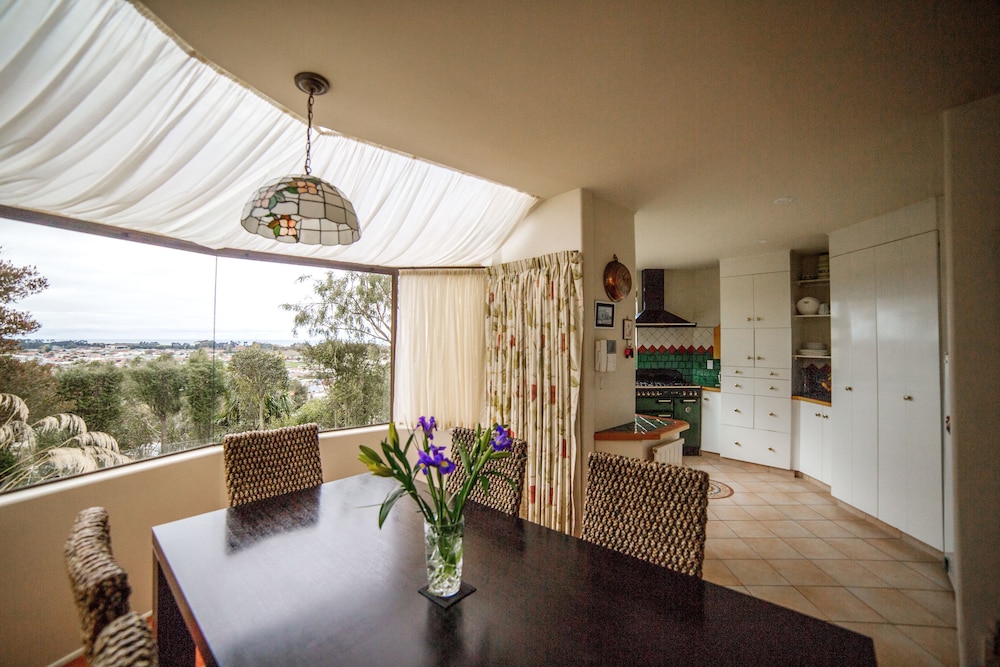 Oamaru House Bed and Breakfast
