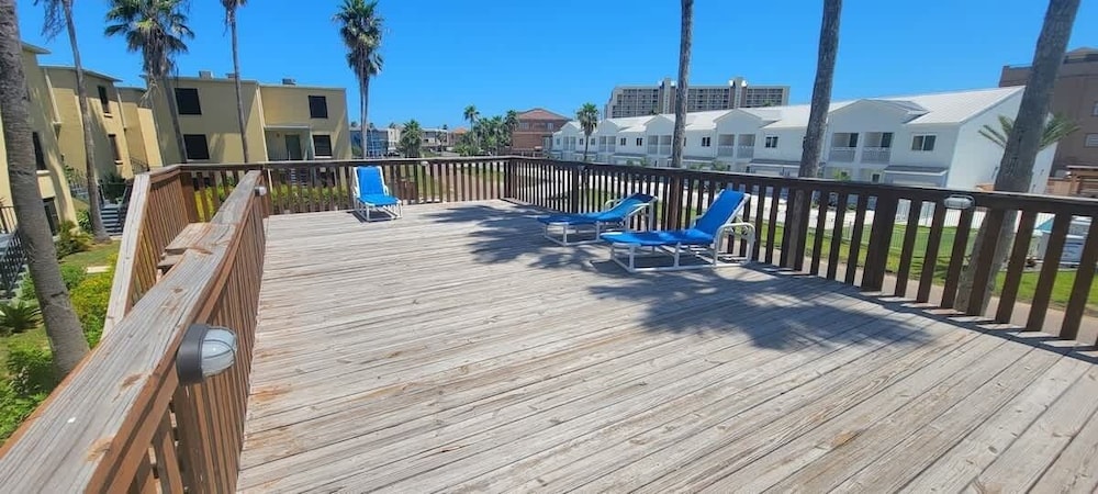 2 Levels Pool Near Beach 2 Patios 2 Bedroom Apts